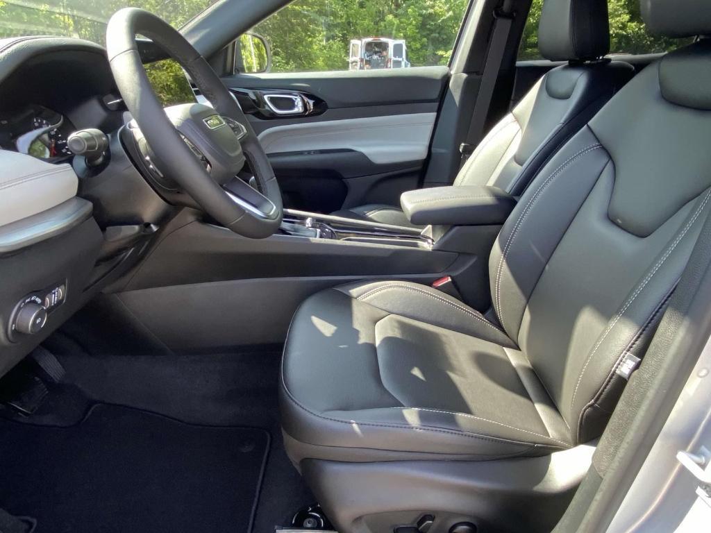 new 2025 Jeep Compass car, priced at $33,243