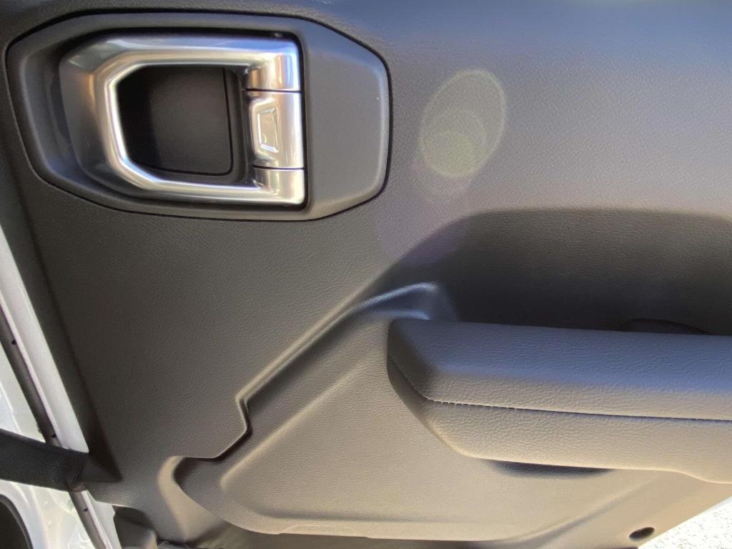 new 2025 Jeep Gladiator car, priced at $44,480