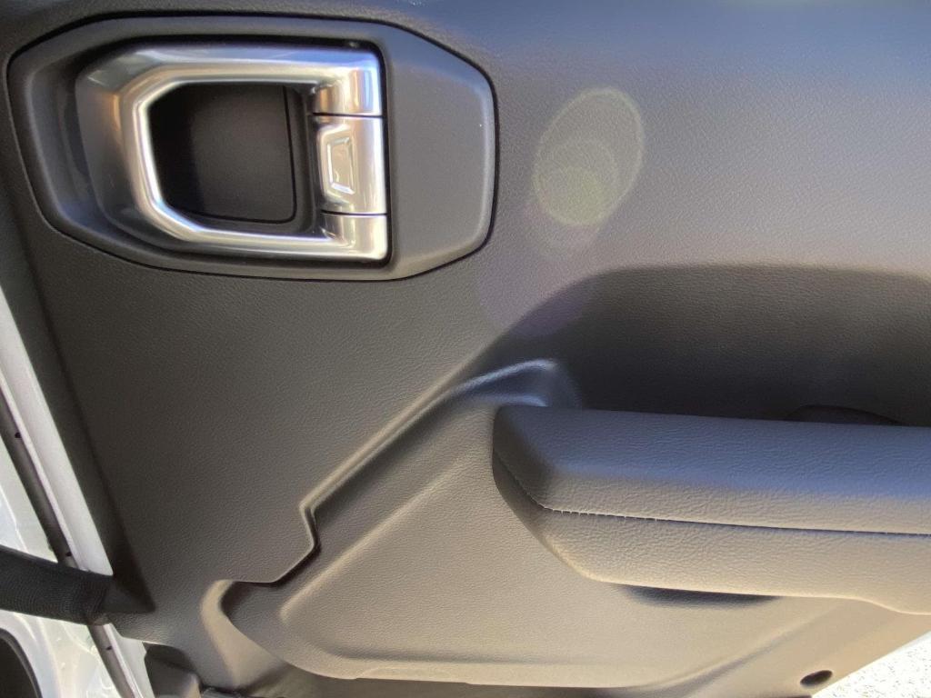new 2025 Jeep Gladiator car, priced at $44,480