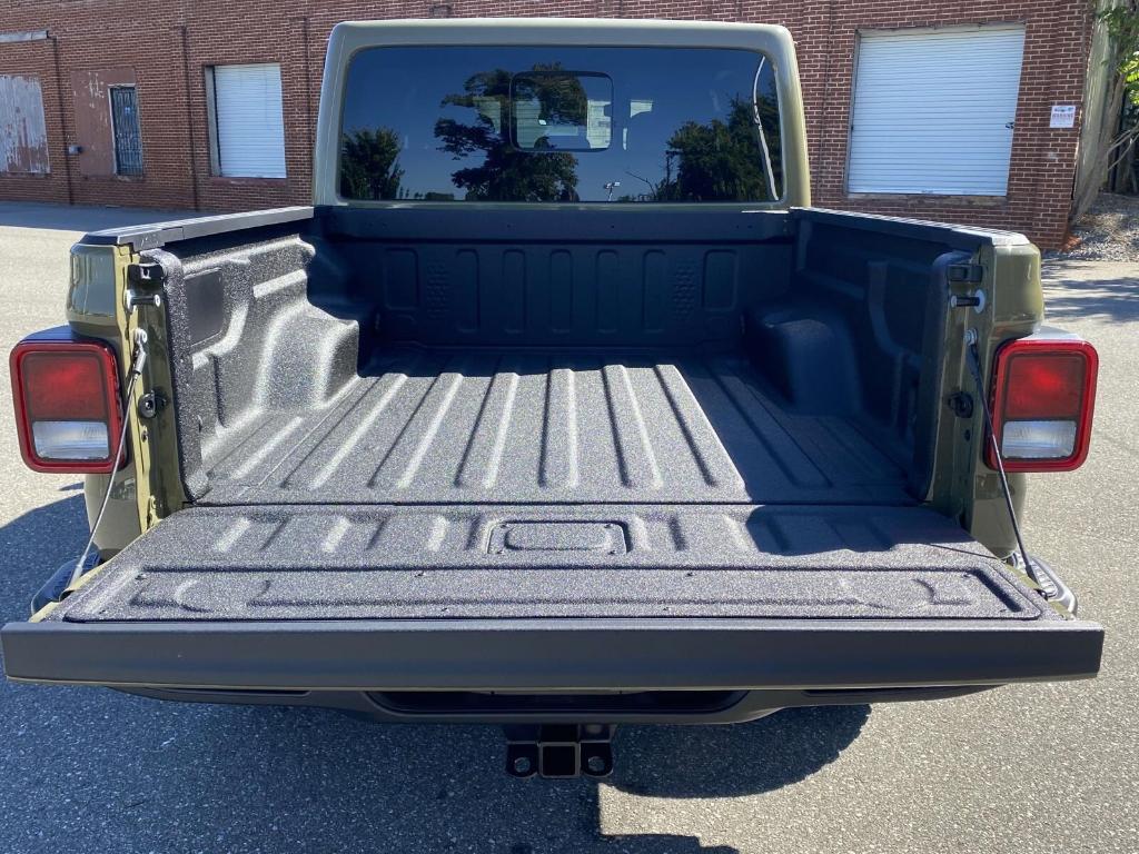 new 2025 Jeep Gladiator car, priced at $47,455