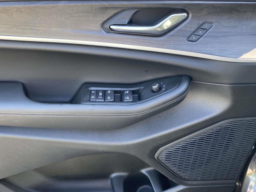 new 2025 Jeep Grand Cherokee car, priced at $44,260