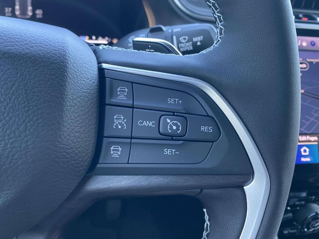 new 2025 Jeep Grand Cherokee car, priced at $41,760