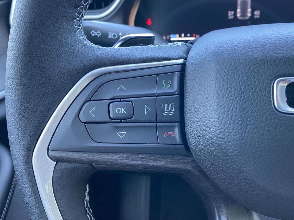 new 2025 Jeep Grand Cherokee car, priced at $44,260