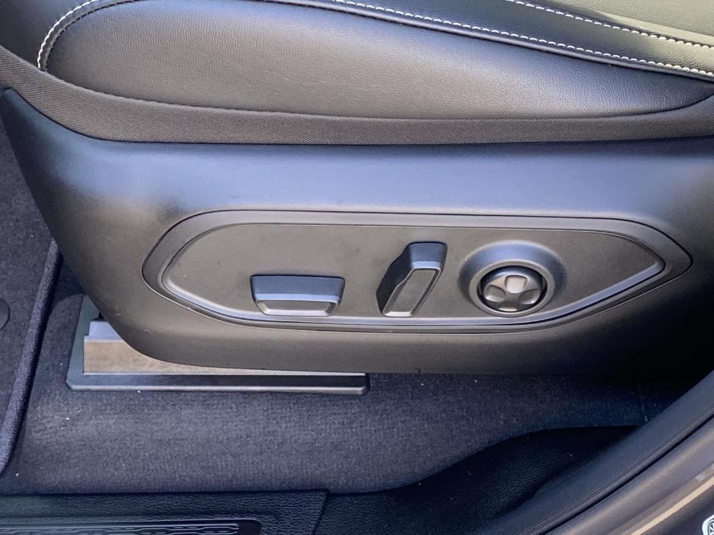 new 2025 Jeep Grand Cherokee car, priced at $44,260