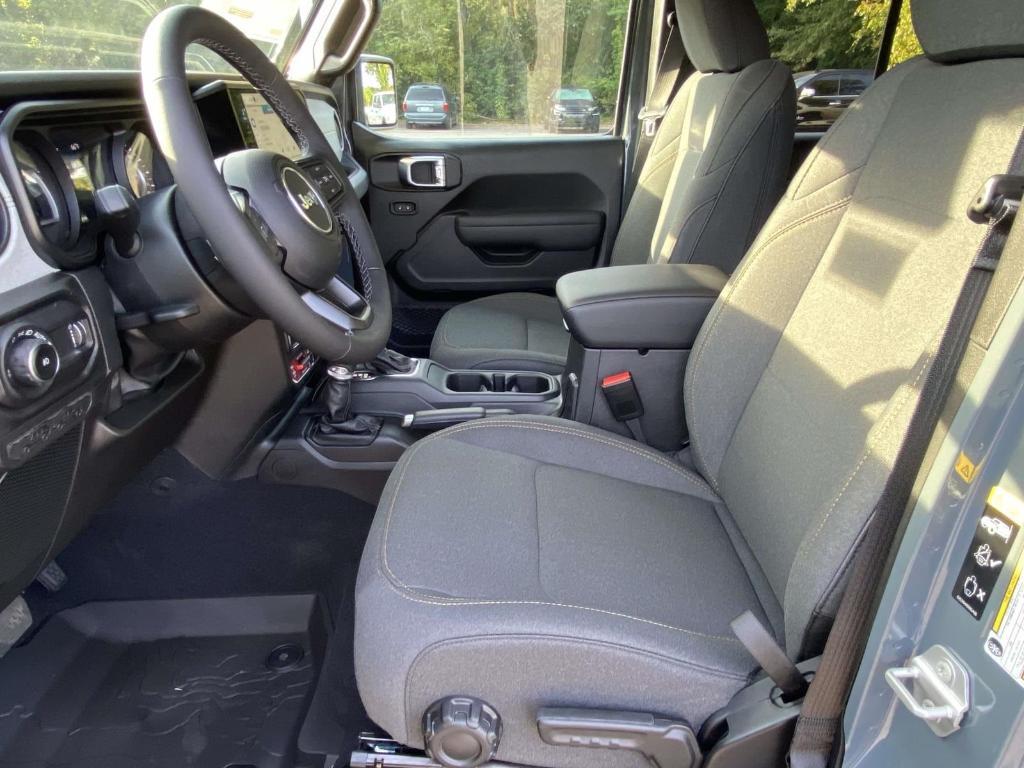 new 2025 Jeep Wrangler car, priced at $58,270