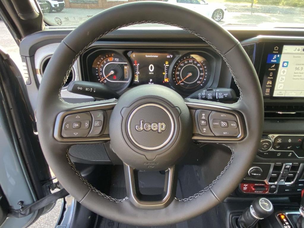 new 2025 Jeep Wrangler car, priced at $58,270