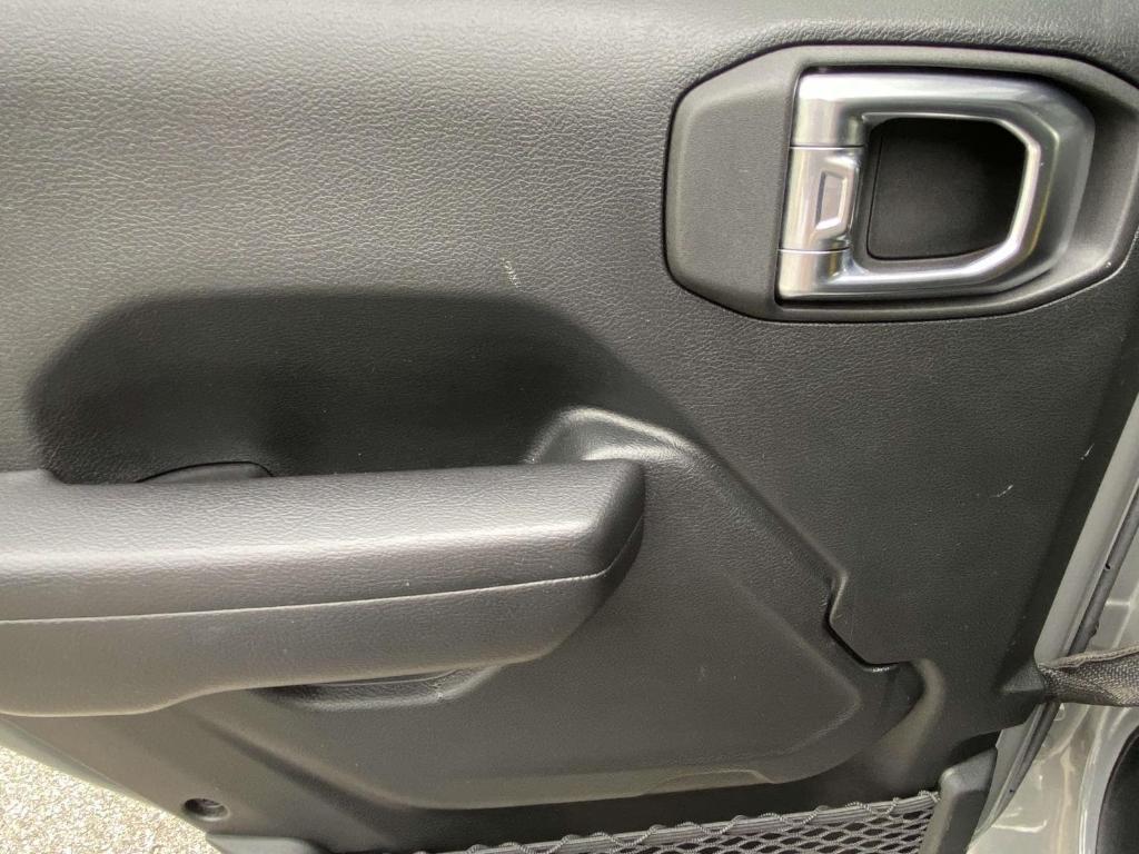 used 2021 Jeep Gladiator car, priced at $34,559