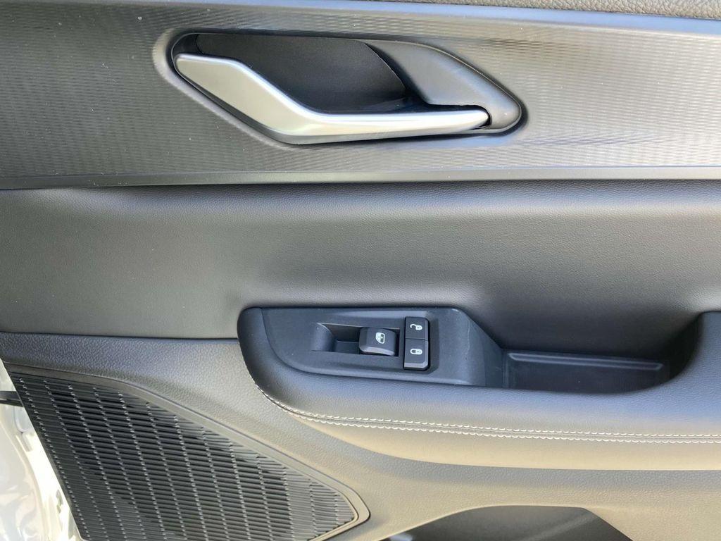new 2025 Jeep Grand Cherokee car, priced at $42,375