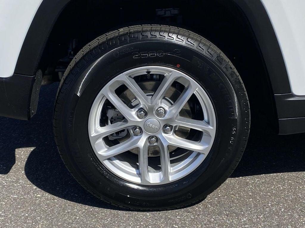 new 2025 Jeep Grand Cherokee car, priced at $42,375