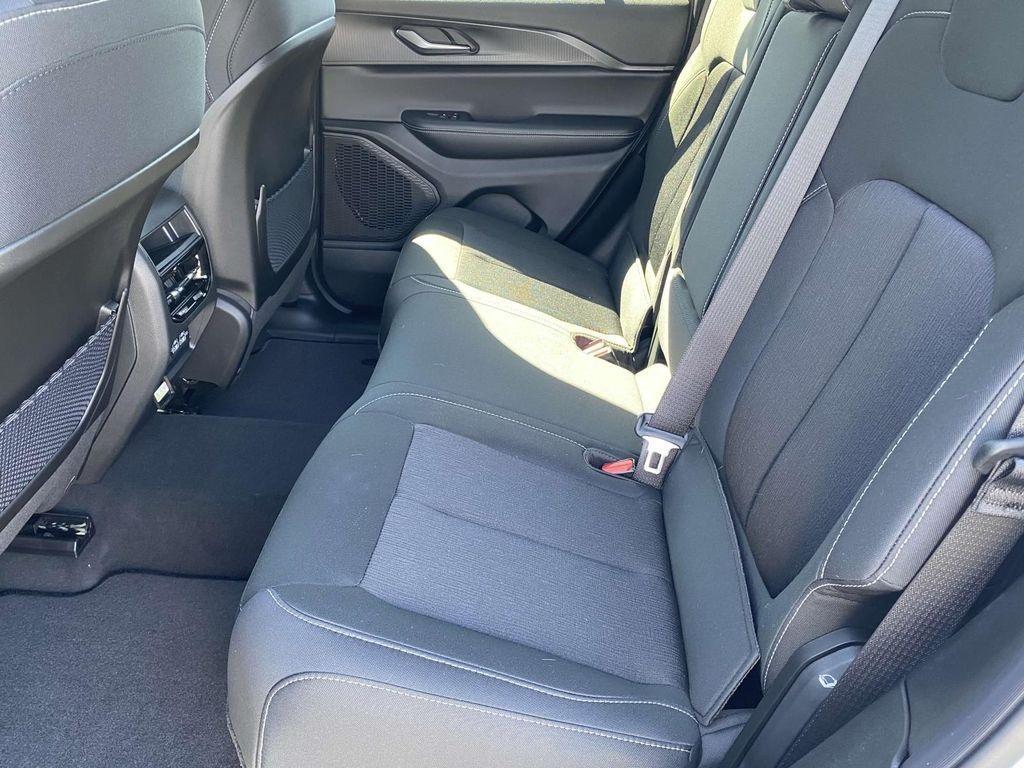 new 2025 Jeep Grand Cherokee car, priced at $42,375