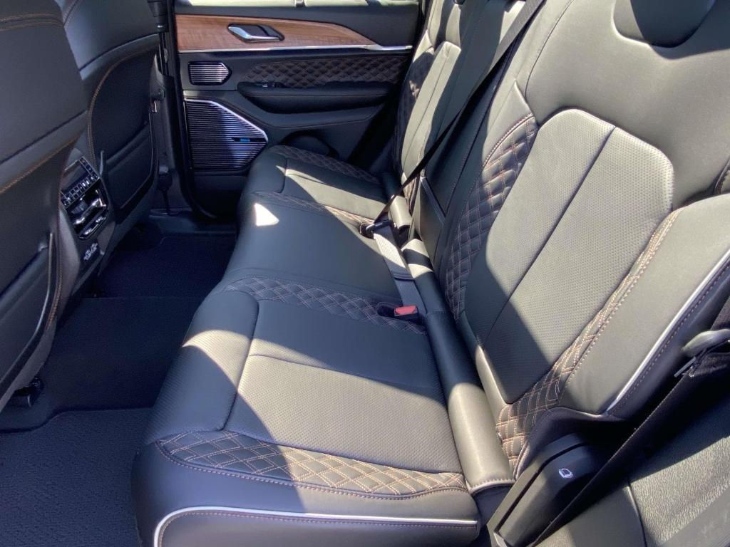 new 2025 Jeep Grand Cherokee car, priced at $65,715