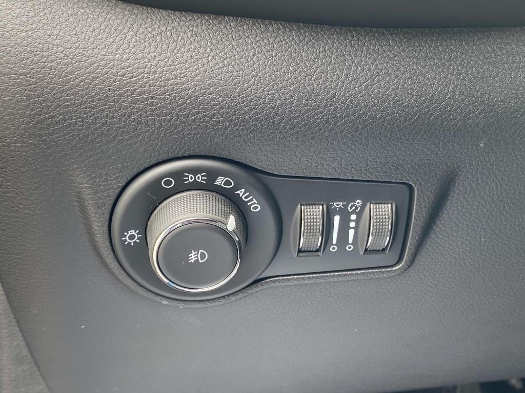 new 2025 Jeep Compass car, priced at $33,243