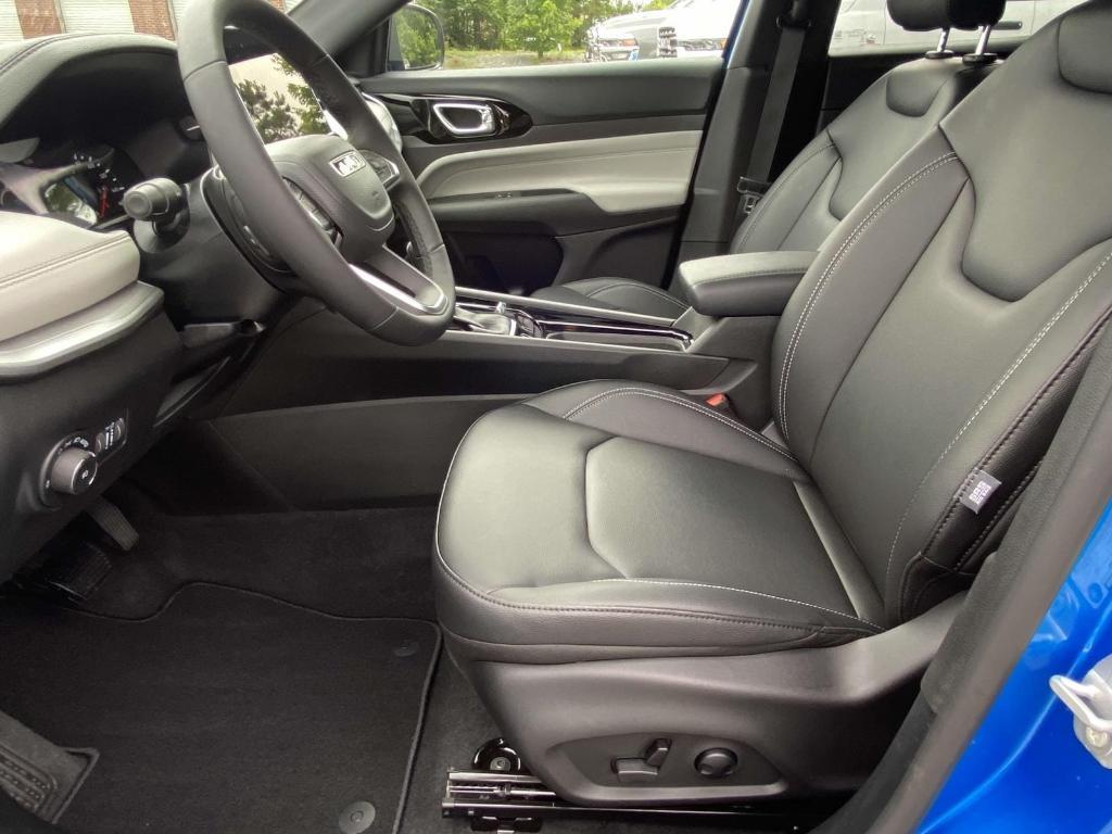 new 2025 Jeep Compass car, priced at $36,189