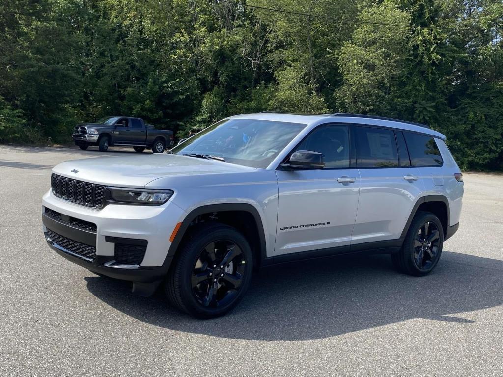 new 2025 Jeep Grand Cherokee L car, priced at $46,462