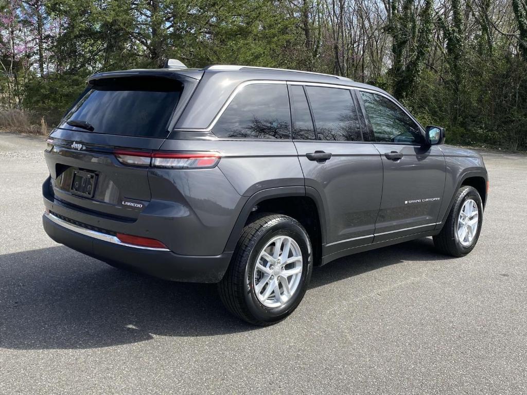 new 2025 Jeep Grand Cherokee car, priced at $40,098