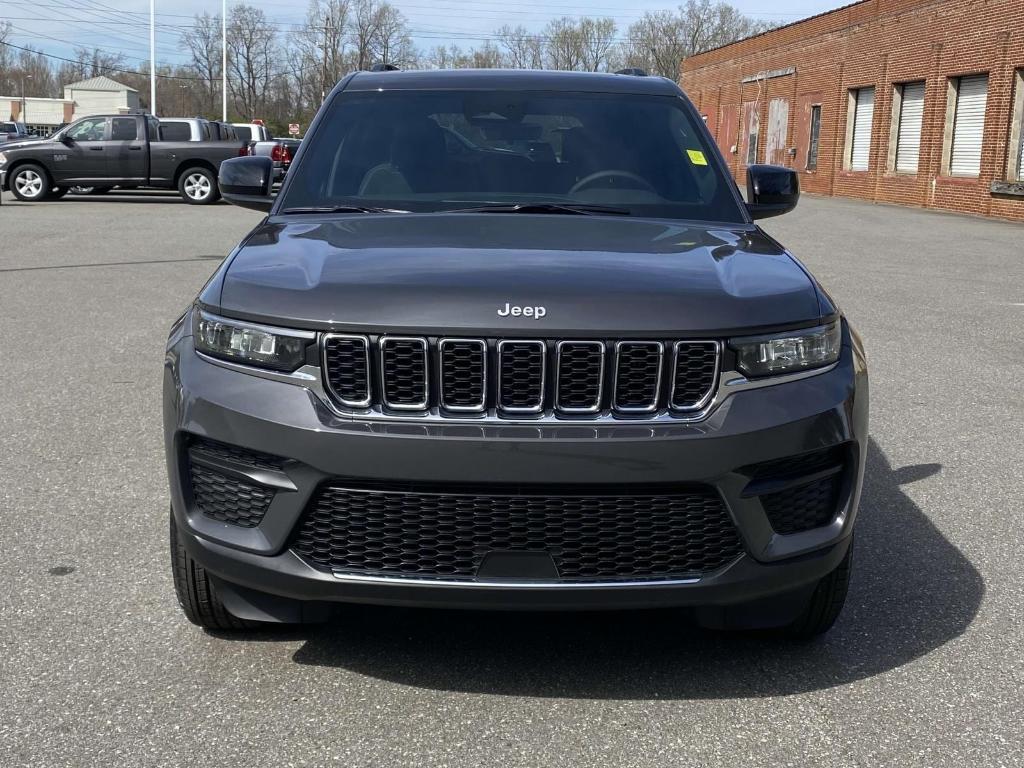 new 2025 Jeep Grand Cherokee car, priced at $40,098