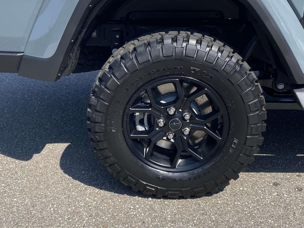 new 2025 Jeep Gladiator car, priced at $47,455