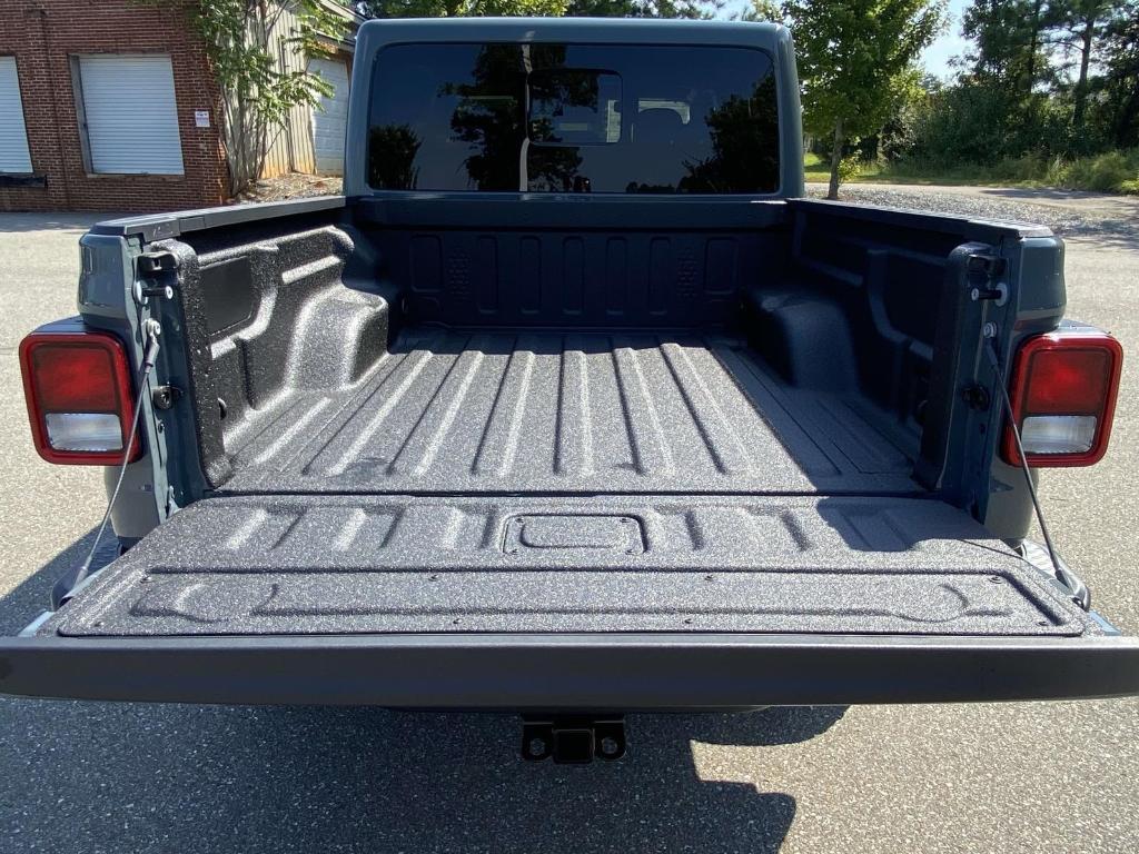 new 2025 Jeep Gladiator car, priced at $47,455