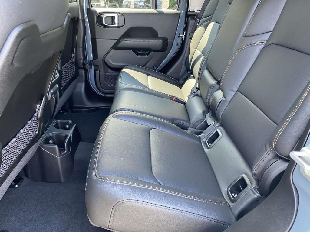 new 2025 Jeep Gladiator car, priced at $47,455