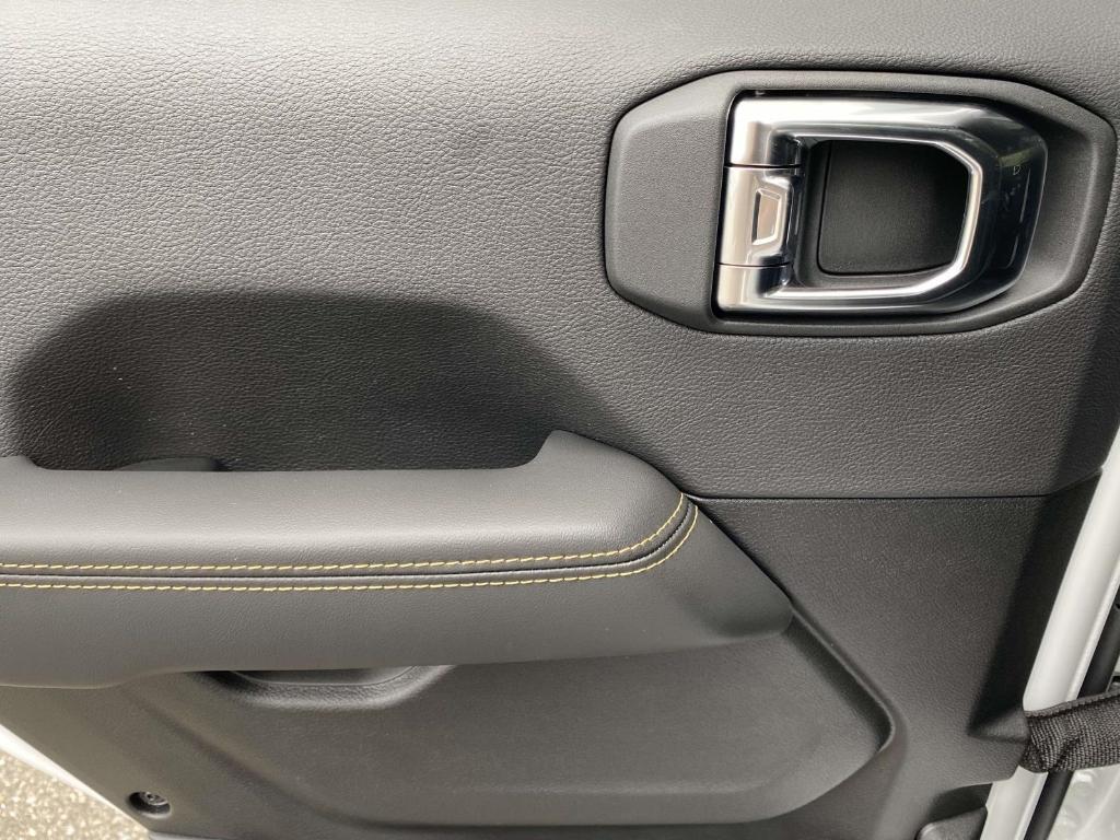 new 2025 Jeep Gladiator car, priced at $46,860