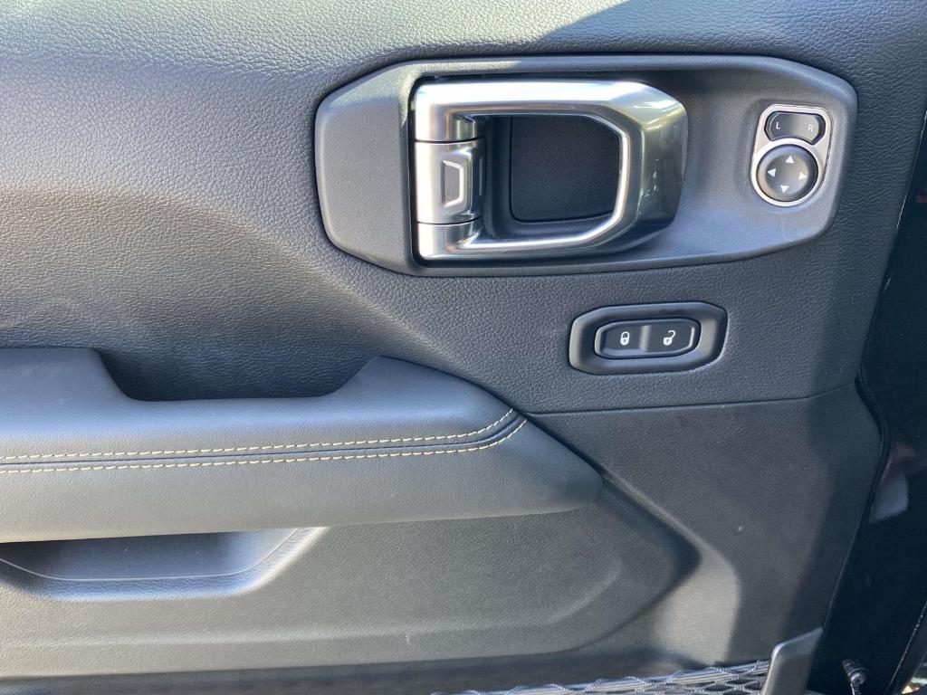 new 2025 Jeep Gladiator car, priced at $47,455