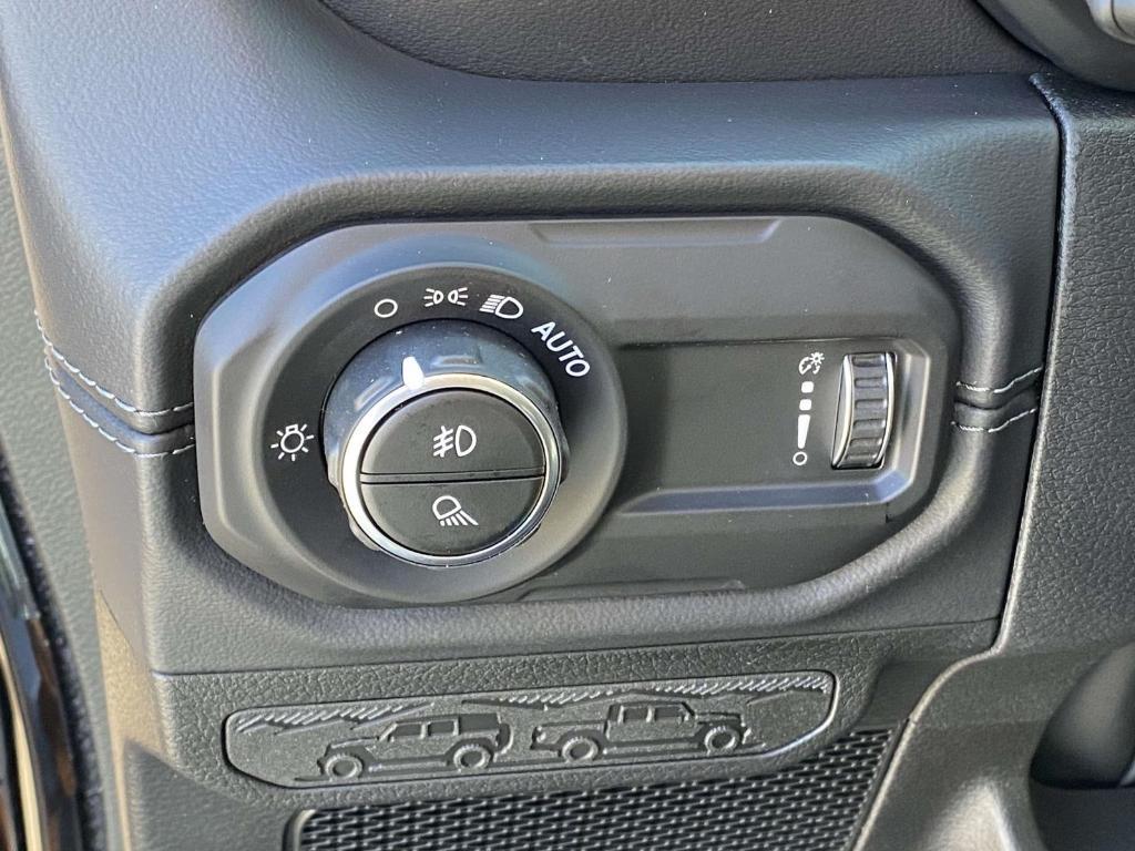 new 2025 Jeep Gladiator car, priced at $47,455