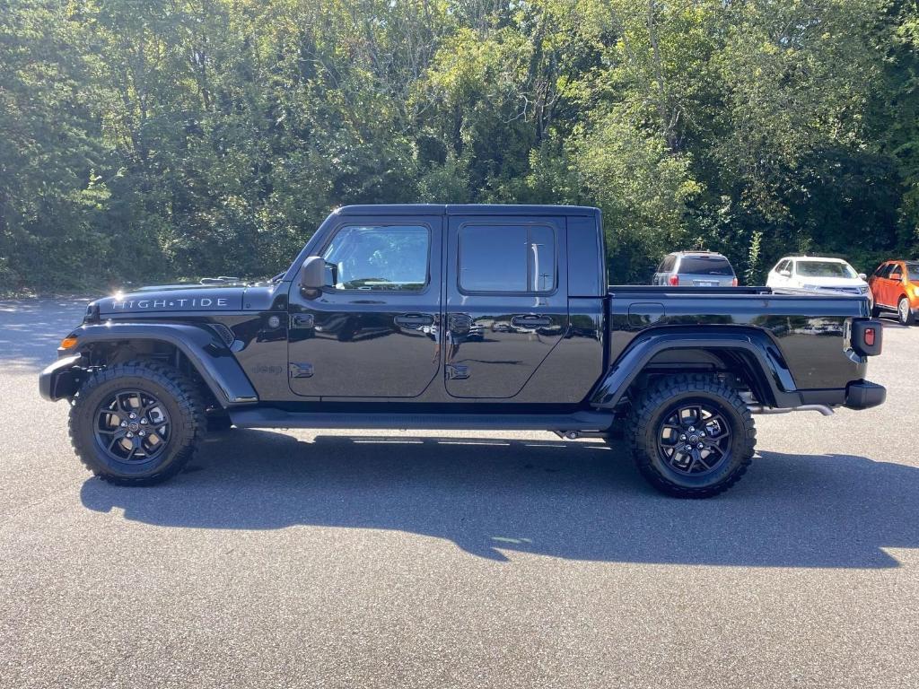 new 2025 Jeep Gladiator car, priced at $47,455