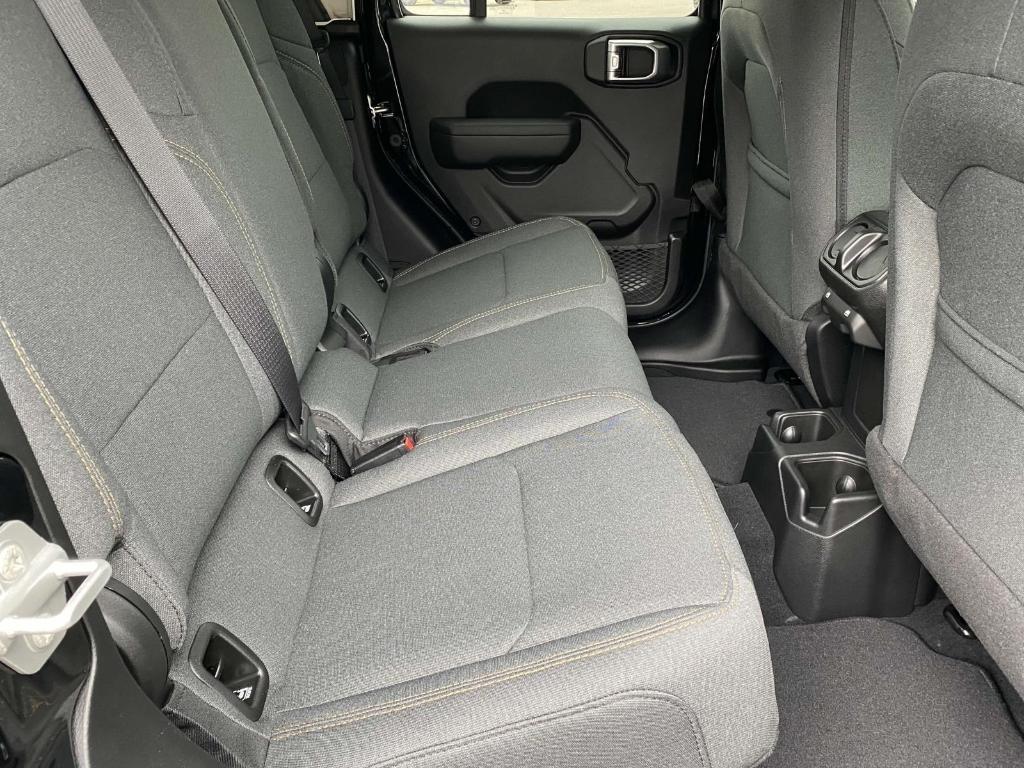 new 2025 Jeep Gladiator car, priced at $43,735