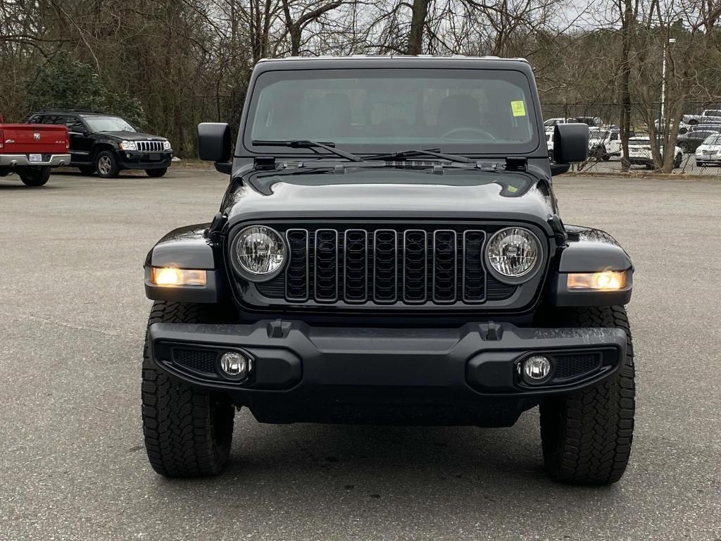 new 2025 Jeep Gladiator car, priced at $43,735