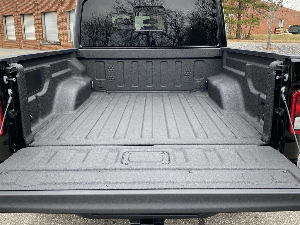 new 2025 Jeep Gladiator car, priced at $44,235
