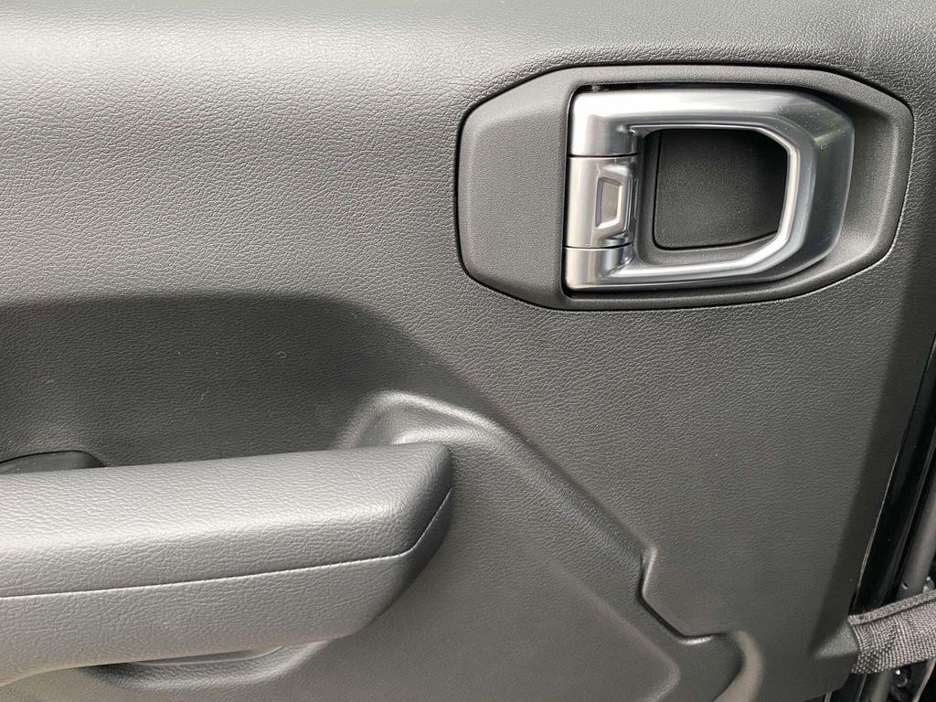 new 2025 Jeep Gladiator car, priced at $44,235