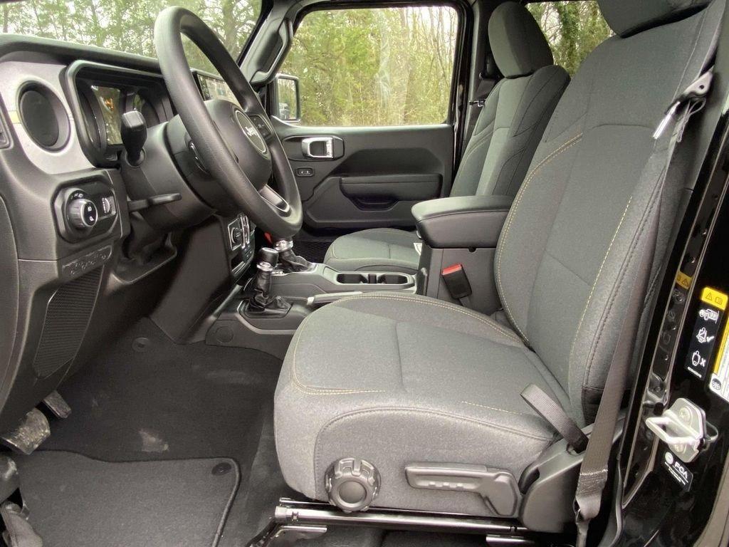 new 2025 Jeep Gladiator car, priced at $44,235