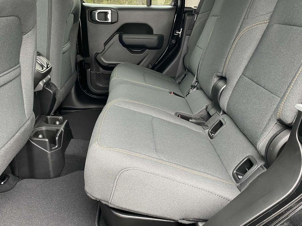 new 2025 Jeep Gladiator car, priced at $44,235