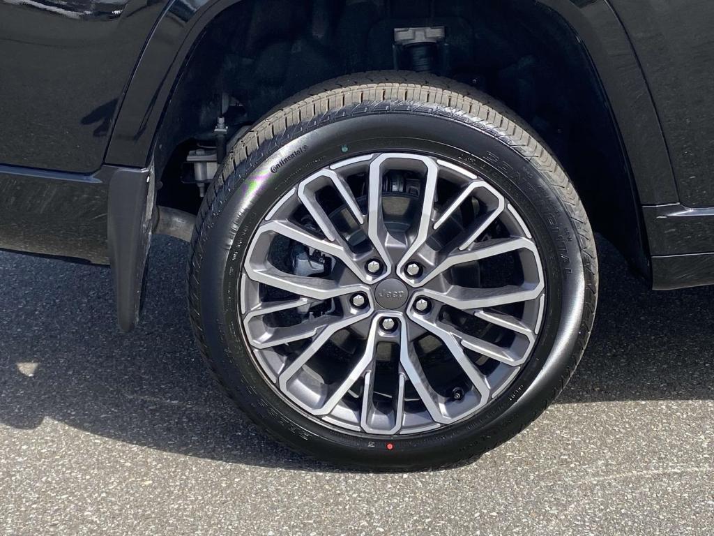 new 2025 Jeep Grand Cherokee L car, priced at $63,256