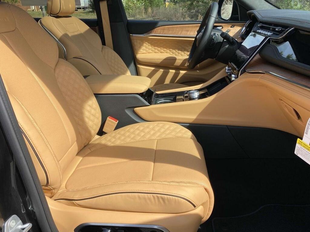 new 2025 Jeep Grand Cherokee L car, priced at $67,760