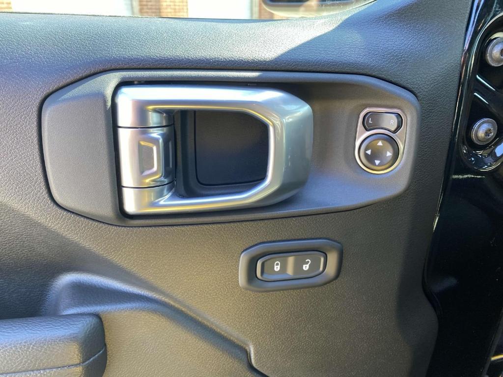 new 2024 Jeep Gladiator car, priced at $41,023