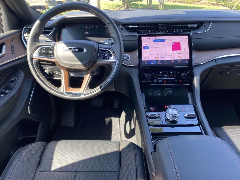 new 2025 Jeep Grand Cherokee car, priced at $61,425