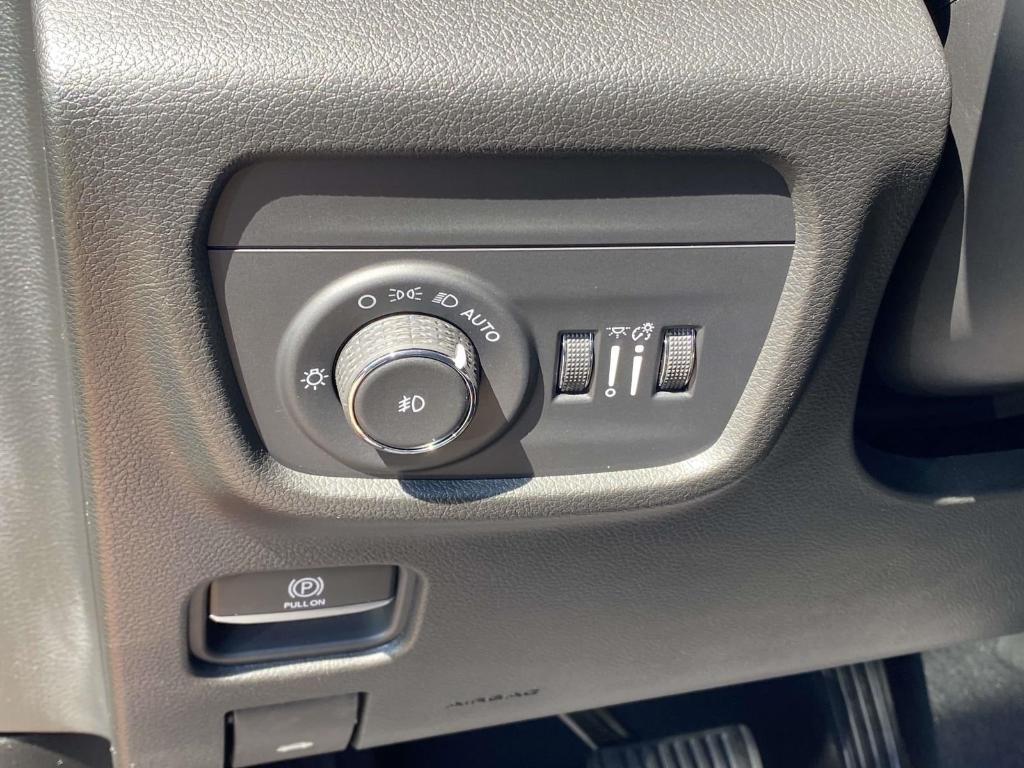 new 2025 Jeep Grand Cherokee car, priced at $61,425