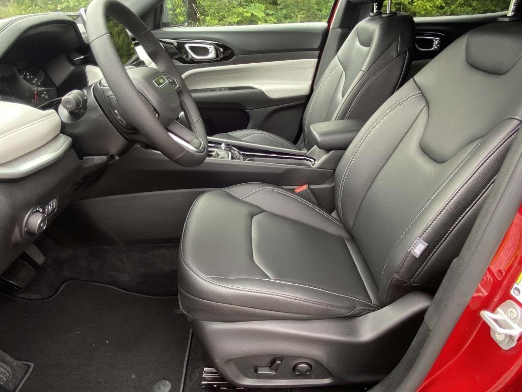 new 2025 Jeep Compass car, priced at $33,243