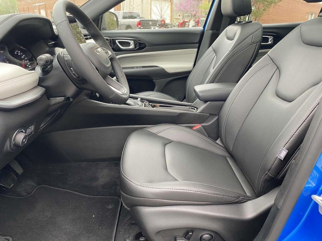 new 2025 Jeep Compass car, priced at $37,510