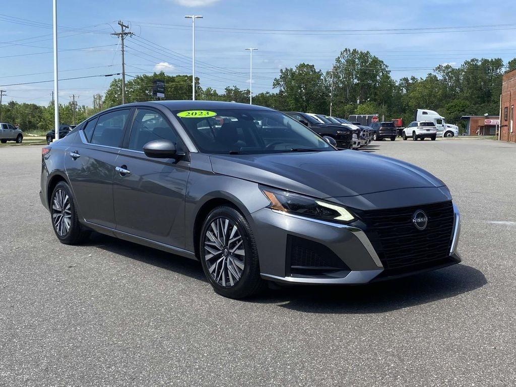 used 2023 Nissan Altima car, priced at $21,999