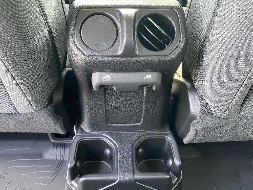 new 2025 Jeep Gladiator car, priced at $47,175