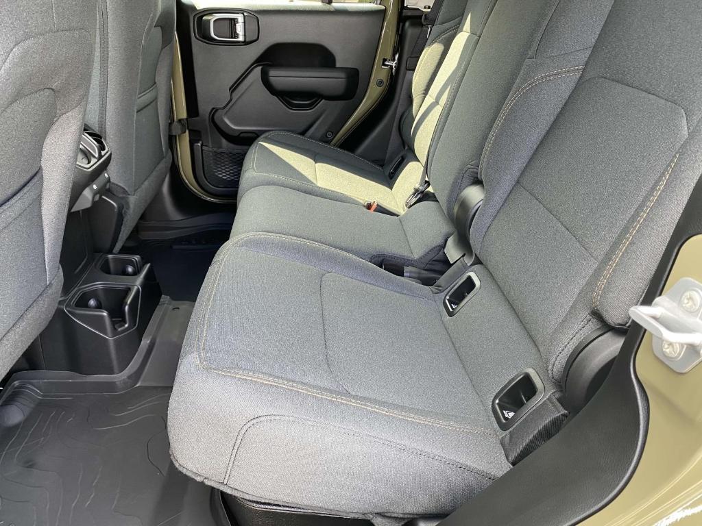new 2025 Jeep Gladiator car, priced at $47,548