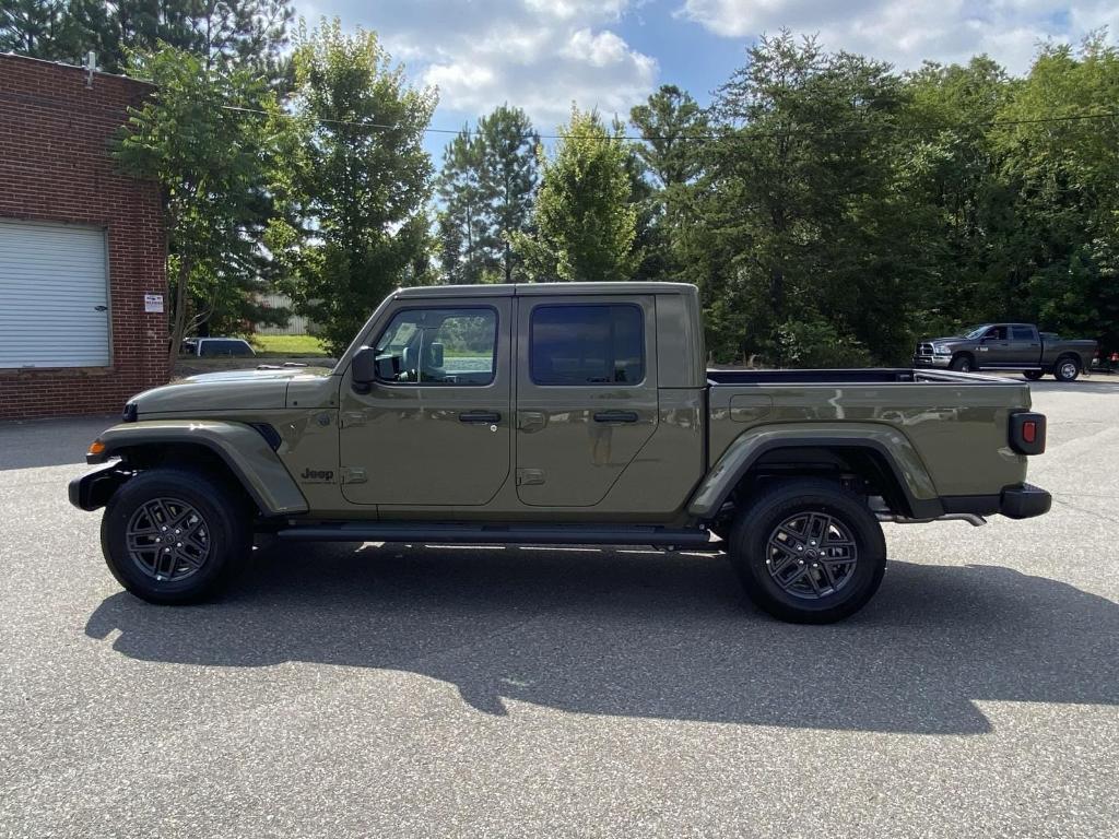new 2025 Jeep Gladiator car, priced at $47,548