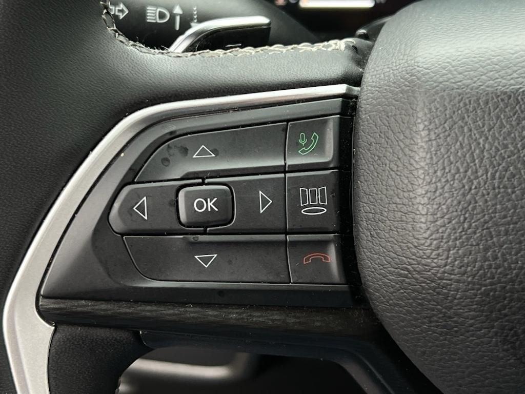 used 2023 Jeep Grand Cherokee car, priced at $29,448