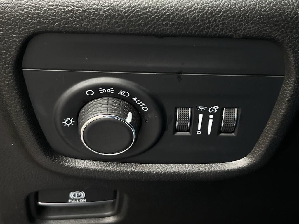 used 2023 Jeep Grand Cherokee car, priced at $29,448