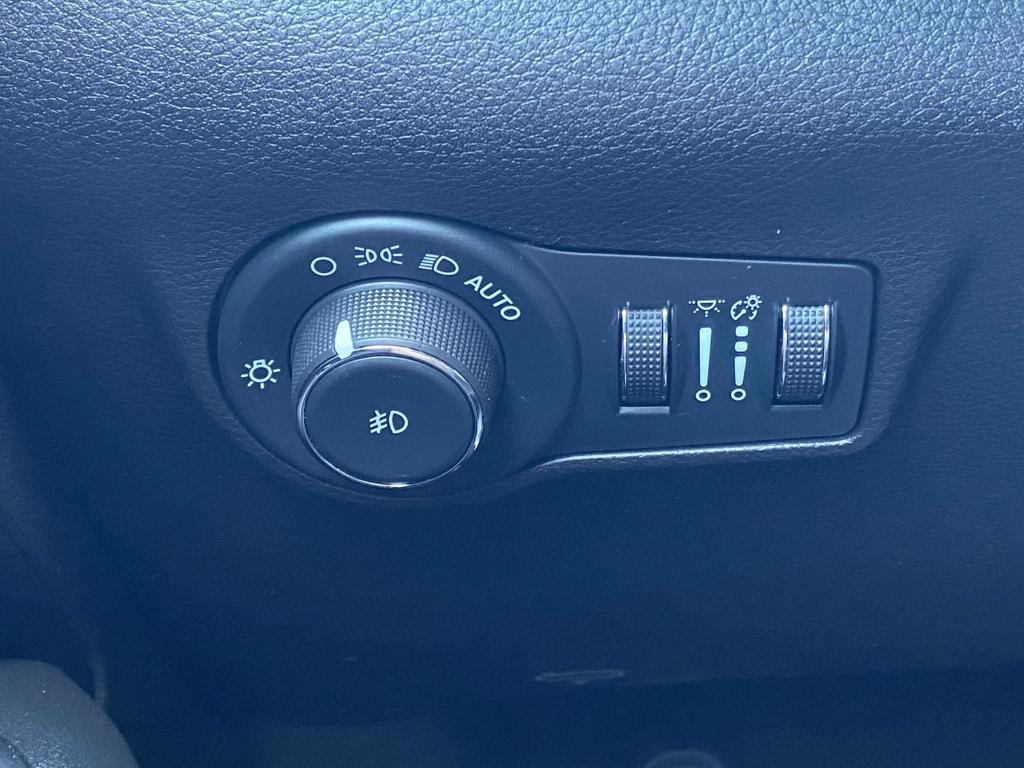 used 2022 Jeep Compass car, priced at $25,999