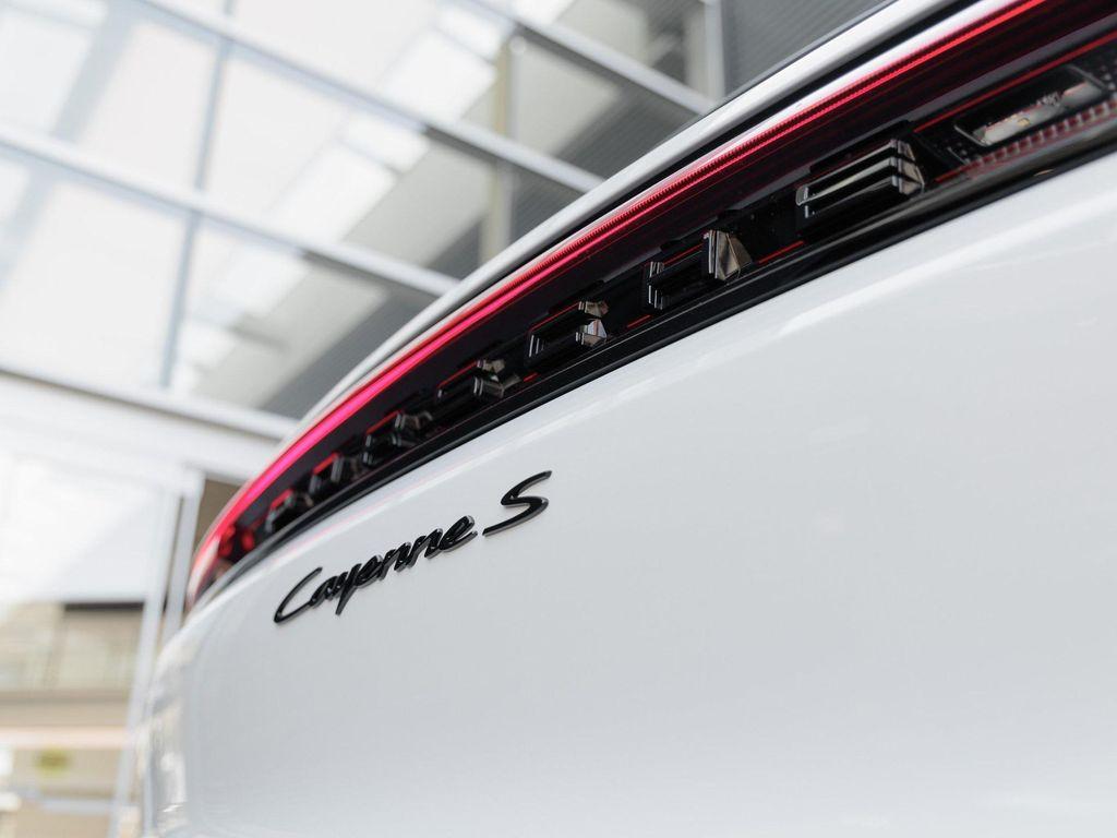 new 2025 Porsche Cayenne car, priced at $121,925