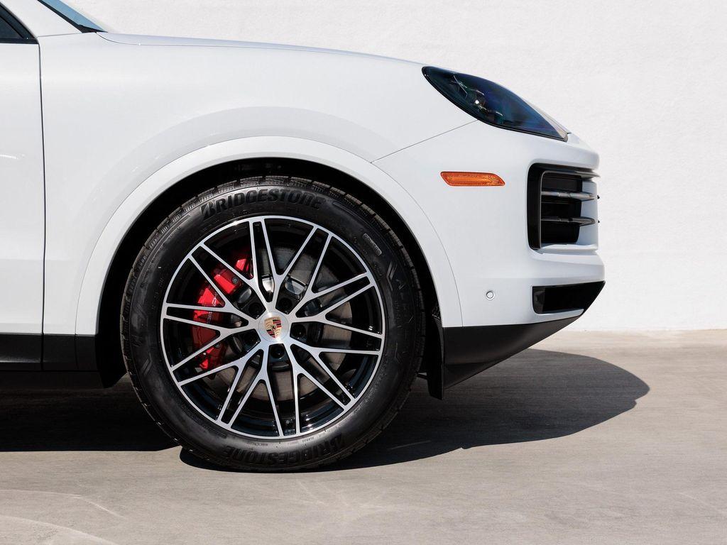 new 2025 Porsche Cayenne car, priced at $121,925