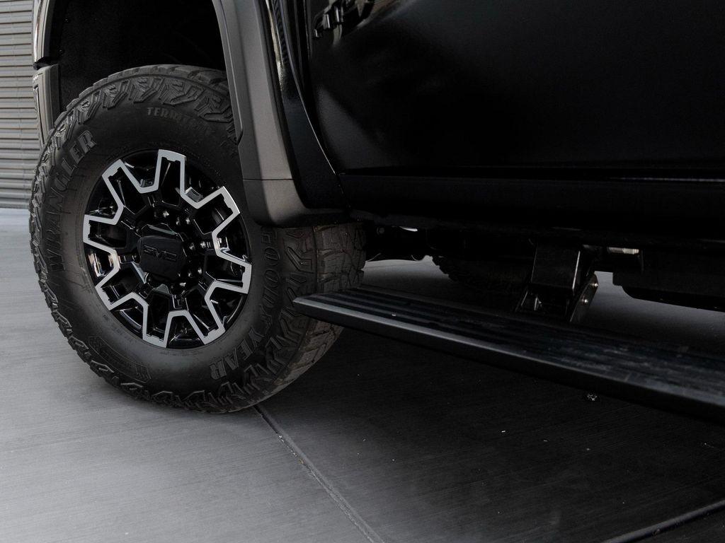 used 2025 GMC Sierra 2500 car, priced at $91,990
